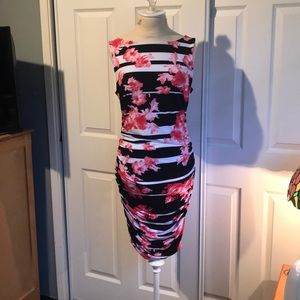 Small. Thalia Sodi floral dress